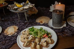 Duck patee печени, высушенные сливы, bruschetta Морская тема стоковое фото rf Duck patee печени, высушенные сливы, bruschetta Морская тема стоковое фото rf