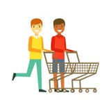Due uomini sorridenti con carrelli vuoti, comperanti nella drogheria, nel supermercato o nel dettagliante, carattere variopinto Fotografia Stock Due uomini sorridenti con carrelli vuoti, comperanti nella drogheria, nel supermercato o nel dettagliante, carattere variopinto Fotografia Stock