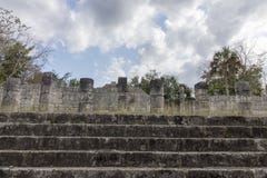 Duizend Kolommen in Chichen Itza stock foto's Duizend Kolommen in Chichen Itza stock foto's