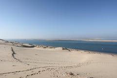 Dune du Pilat σε 114 μέτρα ο υψηλότερος αμμόλοφος άμμου στην Ευρώπη κοντά σε Pyl στοκ εικόνες με δικαίωμα ελεύθερης χρήσης Dune du Pilat σε 114 μέτρα ο υψηλότερος αμμόλοφος άμμου στην Ευρώπη κοντά σε Pyl στοκ εικόνες με δικαίωμα ελεύθερης χρήσης