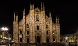 Duomo przy nocą iluminującą zdjęcie royalty free Duomo przy nocą iluminującą zdjęcie royalty free