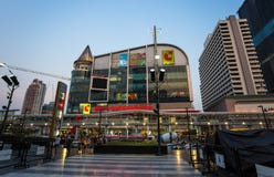 Duży C Supercenter centrum handlowego budynek lokalizuje przy Rachdamri drogi gałąź w Bangkok, Tajlandia Ja jest jeden wielki zak obrazy stock Duży C Supercenter centrum handlowego budynek lokalizuje przy Rachdamri drogi gałąź w Bangkok, Tajlandia Ja jest jeden wielki zak obrazy stock