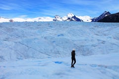 Duży Lodowy Wycieczkuje turysta, Perito Moreno lodowiec Santa Cruz Argentyna obrazy stock Duży Lodowy Wycieczkuje turysta, Perito Moreno lodowiec Santa Cruz Argentyna obrazy stock