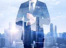 Dwoisty ujawnienie biznesmen i megalopolis Obrazy Stock Dwoisty ujawnienie biznesmen i megalopolis Obrazy Stock