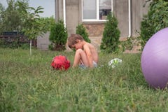 Dzieci wyrażeniowi emocje negatywne Dzieciństwo Zły doświadczenie obrazy royalty free Dzieci wyrażeniowi emocje negatywne Dzieciństwo Zły doświadczenie obrazy royalty free