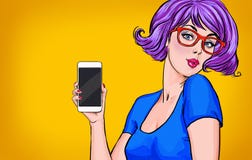 Dziewczyna z telefonem w ręce w komiczka stylu Dziewczyna z telefonem Dziewczyna pokazuje telefon komórkowego Dziewczyna w Szkłac Dziewczyna z telefonem w ręce w komiczka stylu Dziewczyna z telefonem Dziewczyna pokazuje telefon komórkowego Dziewczyna w Szkłac