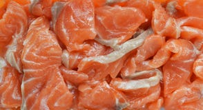 Délicatesse faite maison - tranches appétissantes de saumons salés photo stock Délicatesse faite maison - tranches appétissantes de saumons salés photo stock