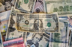 Dólar de EE. UU. contra euro foto de archivo Dólar de EE. UU. contra euro foto de archivo