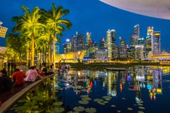 E Weergeven van Marina Bay Sands, Singapore bij nacht stock foto E Weergeven van Marina Bay Sands, Singapore bij nacht stock foto