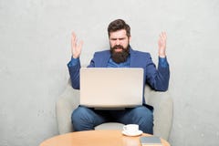 E E Покупка онлайн Руководитель проекта Коммерческая корреспонденция Современный бизнесмен стоковое фото E E Покупка онлайн Руководитель проекта Коммерческая корреспонденция Современный бизнесмен стоковое фото