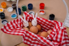 easter ägg med kanindiagram royaltyfria bilder easter ägg med kanindiagram royaltyfria bilder