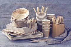 Eco ?yczliwy rozporz?dzalny tableware fotografia stock Eco ?yczliwy rozporz?dzalny tableware fotografia stock