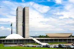 Edificio brasileño del congreso nacional en Brasilia, el Brasil fotos de archivo Edificio brasileño del congreso nacional en Brasilia, el Brasil fotos de archivo