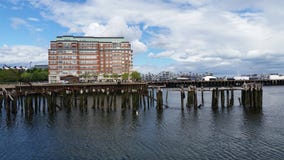 Edificios a lo largo del puerto de Boston fotos de archivo Edificios a lo largo del puerto de Boston fotos de archivo