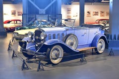 Editorial: Gurgaon, Haryana, Índia: 9 de abril de 2016: Modelo do Convertible 1962 do Phaeton de Chevrolet no museu fotos de stock royalty free Editorial: Gurgaon, Haryana, Índia: 9 de abril de 2016: Modelo do Convertible 1962 do Phaeton de Chevrolet no museu fotos de stock royalty free