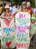 Edmonton, Canadá 9 de junho de 2018: ` S Pride Parade de Pride Supporters At Edmonton imagem de stock Edmonton, Canadá 9 de junho de 2018: ` S Pride Parade de Pride Supporters At Edmonton imagem de stock