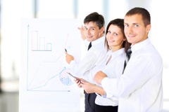 Een hogere directeur die een presentatie leveren stock afbeelding Een hogere directeur die een presentatie leveren stock afbeelding