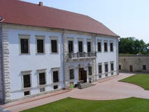 Een kasteel met een rood dak royalty-vrije stock afbeeldingen Een kasteel met een rood dak royalty-vrije stock afbeeldingen