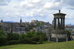 Een mening over Edinburgh van Calton-Heuvel royalty-vrije stock fotografie Een mening over Edinburgh van Calton-Heuvel royalty-vrije stock fotografie