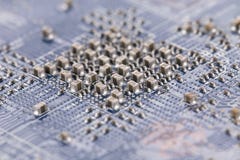 Een micro- spaander op een elektronische raad stock foto Een micro- spaander op een elektronische raad stock foto