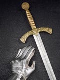 Een mooi oud zwaard van de Orde van de Ridders Templar stock afbeelding Een mooi oud zwaard van de Orde van de Ridders Templar stock afbeelding