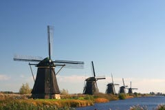 Een rij van Windmolens Een rij van Windmolens