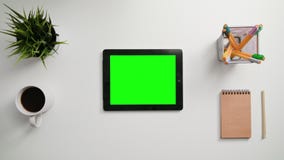 Een Vinger wat betreft een I-stootkussen stock video Een Vinger wat betreft een I-stootkussen stock video