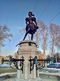 Eger, Węgry, Luty/- 11 2017: Fountan młoda dama fotografia stock Eger, Węgry, Luty/- 11 2017: Fountan młoda dama fotografia stock