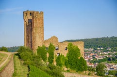 Ehrenfelskasteel, Burg Ehrenfels op Rijn-rivier dichtbij Ruedesheim en Bingen am Rijn, Hessen, Duitsland stock fotografie Ehrenfelskasteel, Burg Ehrenfels op Rijn-rivier dichtbij Ruedesheim en Bingen am Rijn, Hessen, Duitsland stock fotografie