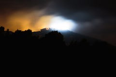 Ein Gebäude im Nebel stockfoto Ein Gebäude im Nebel stockfoto
