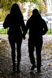 Ein Paar geht lizenzfreies stockfoto Ein Paar geht lizenzfreies stockfoto