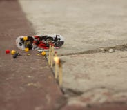 Ein sehr kleines Skateboard stockfoto Ein sehr kleines Skateboard stockfoto