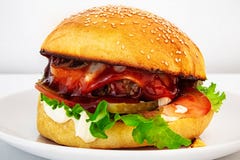 Eine Nahaufnahme des Prozesses des Kochens von Brötchen stockfotografie Eine Nahaufnahme des Prozesses des Kochens von Brötchen stockfotografie