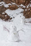 Eine Nahaufnahme eines schlecht gemachten Schneemannes stockfoto Eine Nahaufnahme eines schlecht gemachten Schneemannes stockfoto