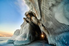 Eishöhle, der Baikalsee lizenzfreie stockfotografie Eishöhle, der Baikalsee lizenzfreie stockfotografie