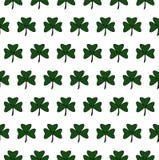 Ejemplo de un St Patrick Day Modelo inconsútil con las hojas del trébol libre illustration Ejemplo de un St Patrick Day Modelo inconsútil con las hojas del trébol libre illustration