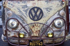 EL Cajon, CA/USA - 14 septembre 2016 : La croisière classique de Cajon est un hebdomadaire tenu par salon automobile de la Califo photos libres de droits EL Cajon, CA/USA - 14 septembre 2016 : La croisière classique de Cajon est un hebdomadaire tenu par salon automobile de la Califo photos libres de droits