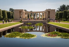 El cementerio americano de Normandía en la playa de Omaha, Normandía, Francia fotografía de archivo libre de regalías El cementerio americano de Normandía en la playa de Omaha, Normandía, Francia fotografía de archivo libre de regalías