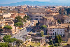El Colosseum en Roma según lo visto del aire Fotografía de archivo El Colosseum en Roma según lo visto del aire Fotografía de archivo