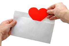 El corazón de la tarjeta del día de San Valentín puso en sobre imagen de archivo El corazón de la tarjeta del día de San Valentín puso en sobre imagen de archivo