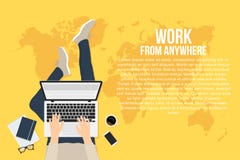 El Freelancer está trabajando en casa con el ordenador portátil, visión superior Concepto de funcionamiento remoto y de trabajo d ilustración del vector El Freelancer está trabajando en casa con el ordenador portátil, visión superior Concepto de funcionamiento remoto y de trabajo d ilustración del vector