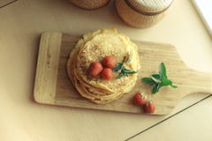 El hogar hizo la cocina del estilo rural de la cocina imágenes de archivo libres de regalías El hogar hizo la cocina del estilo rural de la cocina imágenes de archivo libres de regalías