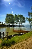 El lago Trasimeno está situado en el corazón verde de Umbría, Italia imagenes de archivo El lago Trasimeno está situado en el corazón verde de Umbría, Italia imagenes de archivo