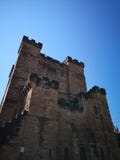 El mirar para arriba el castillo de Newcastle foto de archivo El mirar para arriba el castillo de Newcastle foto de archivo