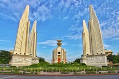 El monumento de la democracia del paisaje es un símbolo político Tailandia del 14 de octubre en Bangkok fotos de archivo libres de regalías El monumento de la democracia del paisaje es un símbolo político Tailandia del 14 de octubre en Bangkok fotos de archivo libres de regalías