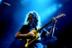 El rey Gizzard y la banda de rock psicodélica del mago del lagarto se realiza en concierto en el sonido 2017 de Primavera imagen de archivo libre de regalías El rey Gizzard y la banda de rock psicodélica del mago del lagarto se realiza en concierto en el sonido 2017 de Primavera imagen de archivo libre de regalías