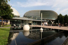 El teatro Singapur de la explanada imagen de archivo El teatro Singapur de la explanada imagen de archivo