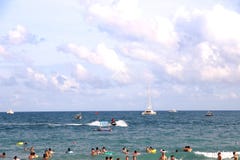 El verano es un mar del azul fotografía de archivo El verano es un mar del azul fotografía de archivo