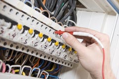 elektrikerarbete arkivfoton elektrikerarbete arkivfoton