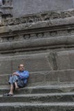 Ellora, Inde - 15 août 2016 : Les gens visitant aux cavernes i photos stock Ellora, Inde - 15 août 2016 : Les gens visitant aux cavernes i photos stock